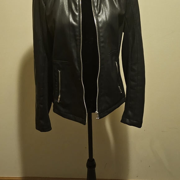 Black leather jacket - Picture 13 of 13